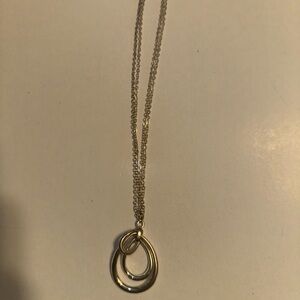 Elegant Silver Necklace with Interlocking Rings